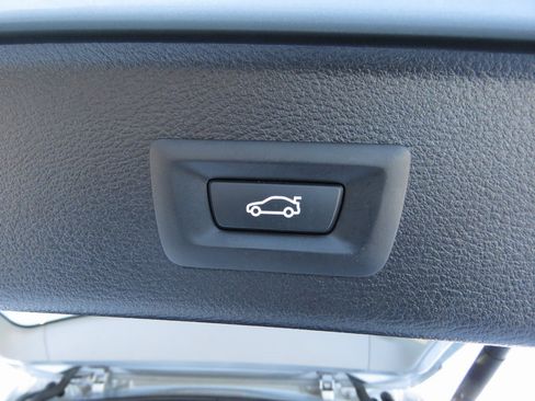 Used 2017 BMW X3 xDrive28i image 18