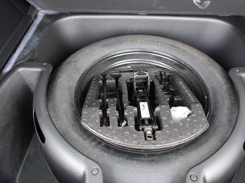 Used 2021 Jeep Grand Cherokee Laredo X image 27