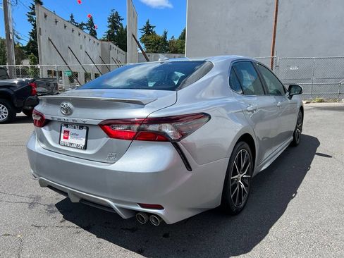 Used 2024 Toyota Camry SE AWD/4WD image 4