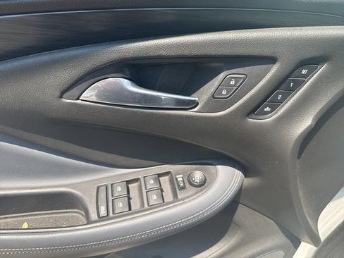 Used 2019 Buick Envision Premium w/ Driver Confidence Package image 9