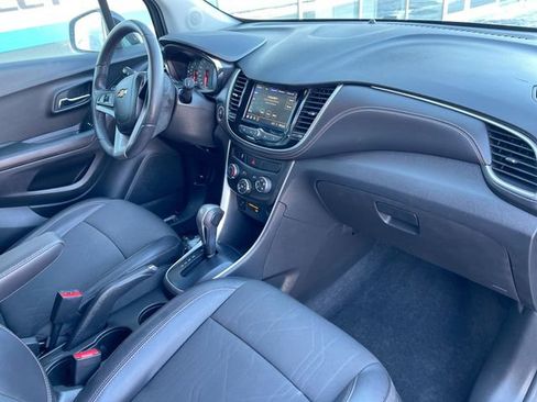 Certified 2022 Chevrolet Trax LT w/ LT Convenience Package image 26