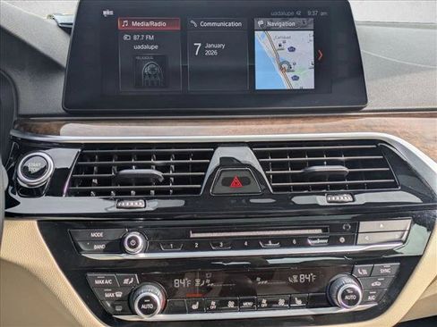 Used 2018 BMW 530e w/ Premium Package 2 image 14