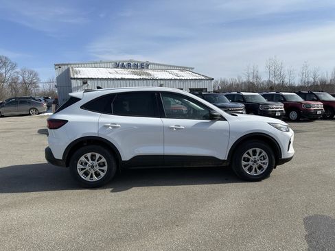 New 2025 Ford Escape PHEV image 4