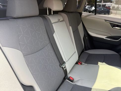 Used 2019 Toyota RAV4 XLE FWD image 22