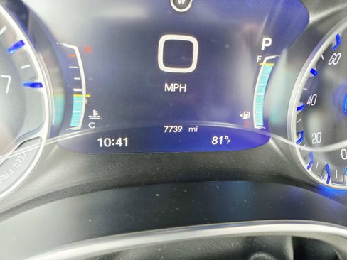 Used 2024 Chrysler Pacifica Limited w/ S Appearance Package FWD image 28