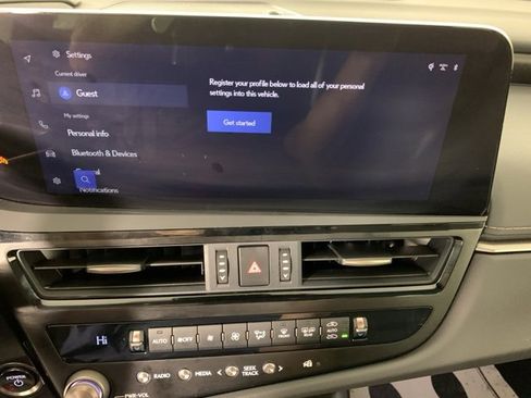 Used 2025 Lexus ES 300h w/ Luxury Package image 25