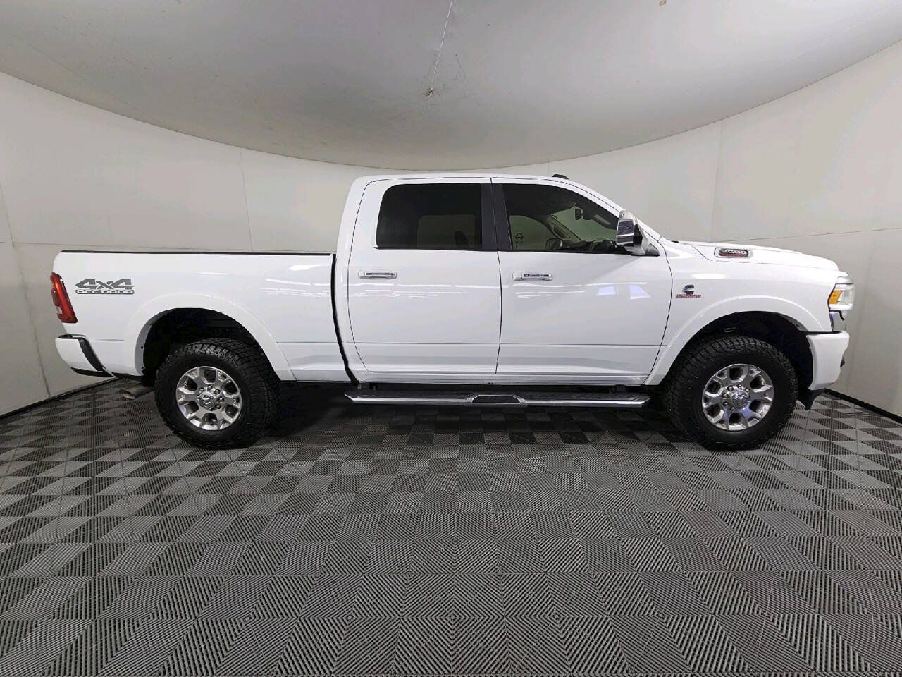 Used 2022 RAM 2500 Laramie AWD/4WD image 11
