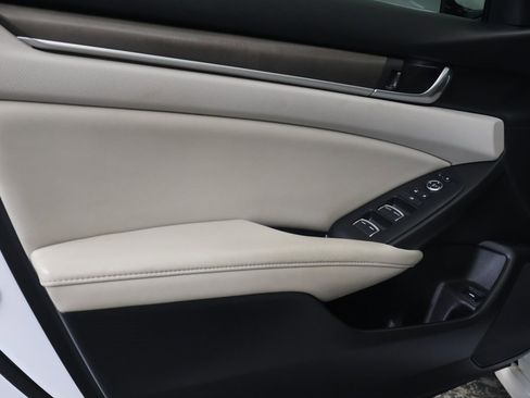 Used 2022 Honda Accord LX image 16