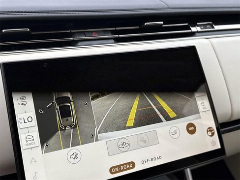 New 2025 Land Rover Range Rover SE image 22