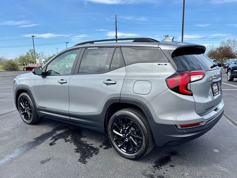 Used 2023 GMC Terrain SLE w/ Driver Convenience Package image 5