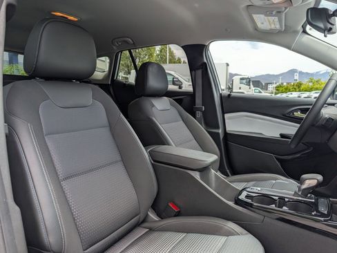 Certified 2024 Chevrolet Trax LT w/ Driver Confidence Package image 27