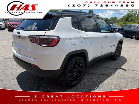 Used 2023 Jeep Compass Latitude w/ Sun and Sound Group AWD/4WD image 6