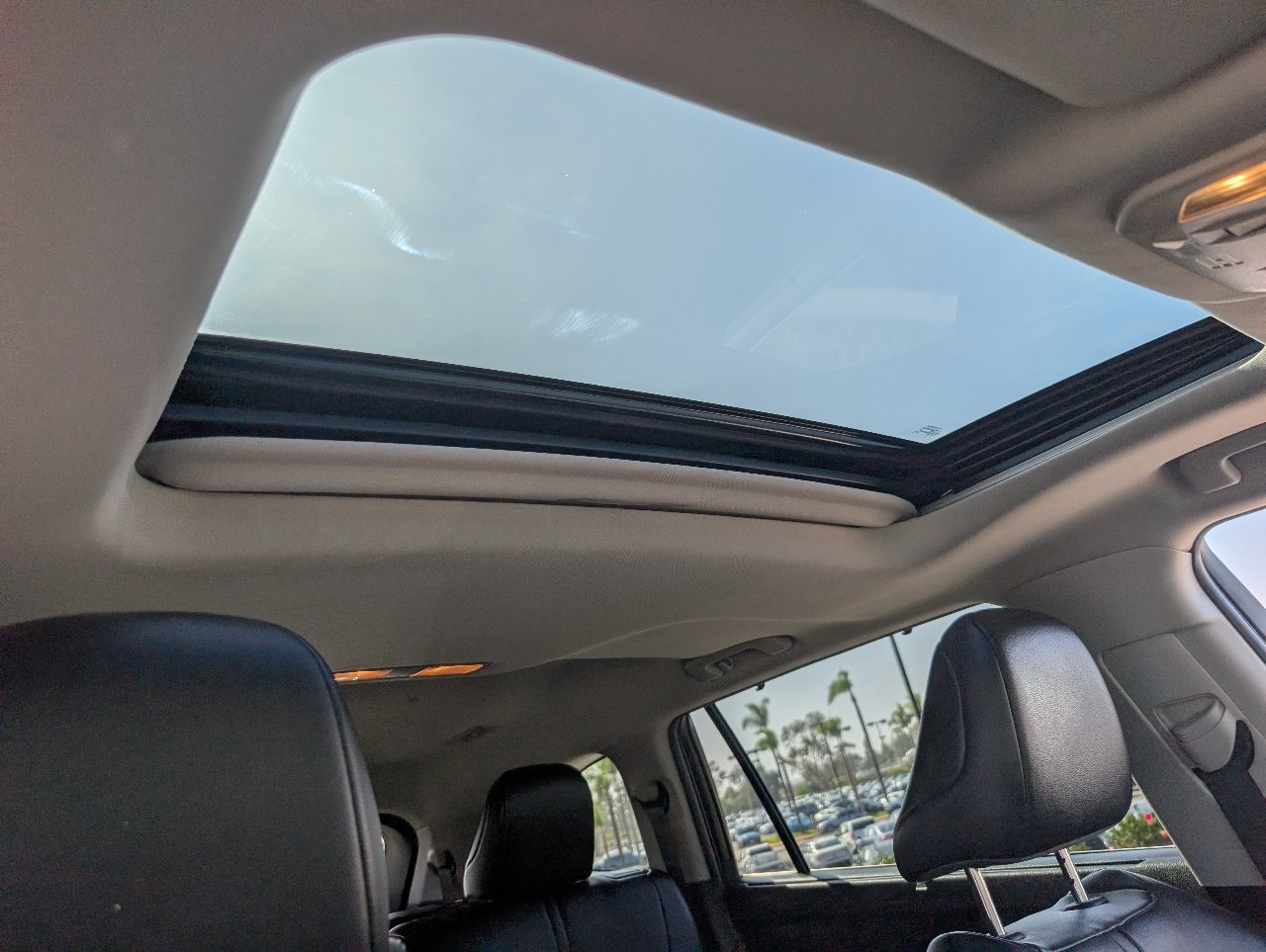 Used 2022 Toyota Highlander XLE FWD image 3