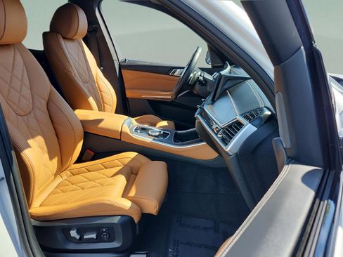 Certified 2024 BMW X5 xDrive50e w/ M Sport Package image 20