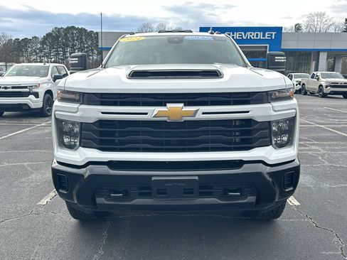 Certified 2024 Chevrolet Silverado 2500 Custom w/ Custom Value Package image 3