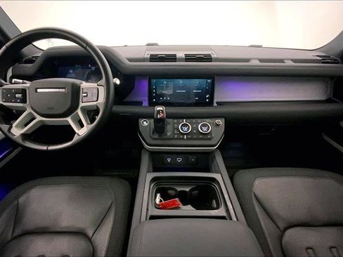 Used 2020 Land Rover Defender 110 SE image 16