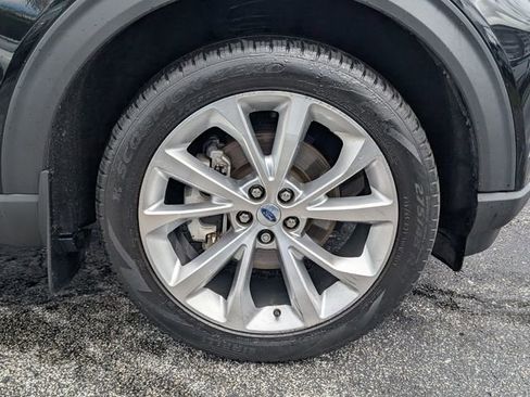 Used 2023 Ford Explorer Platinum w/ Technology Package AWD/4WD image 19
