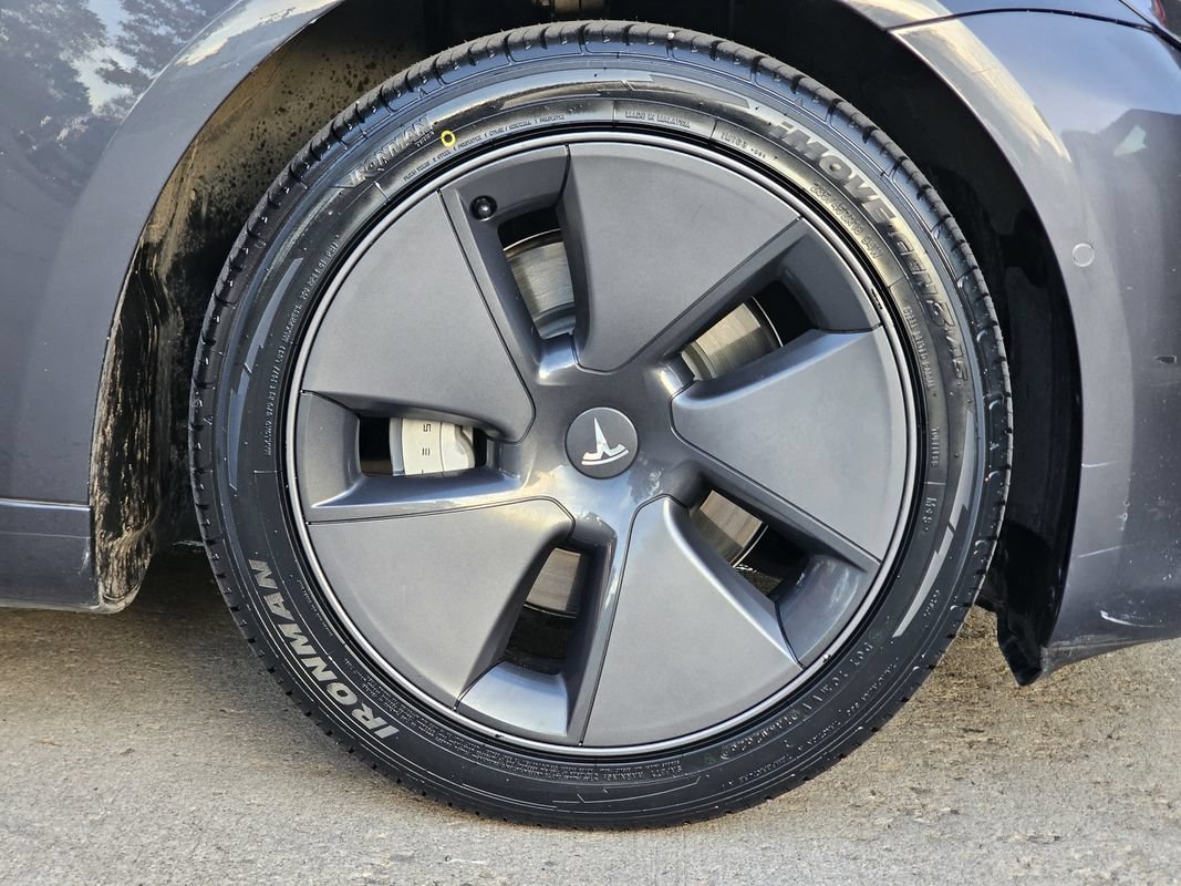 Used 2022 Tesla Model 3 Long Range AWD/4WD image 33