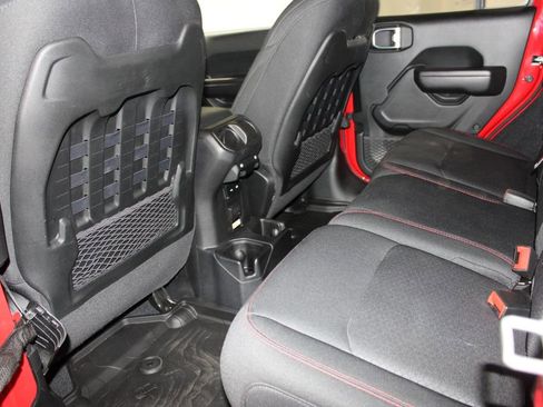 Used 2020 Jeep Wrangler Unlimited Rubicon w/ Cold Weather Group AWD/4WD image 27