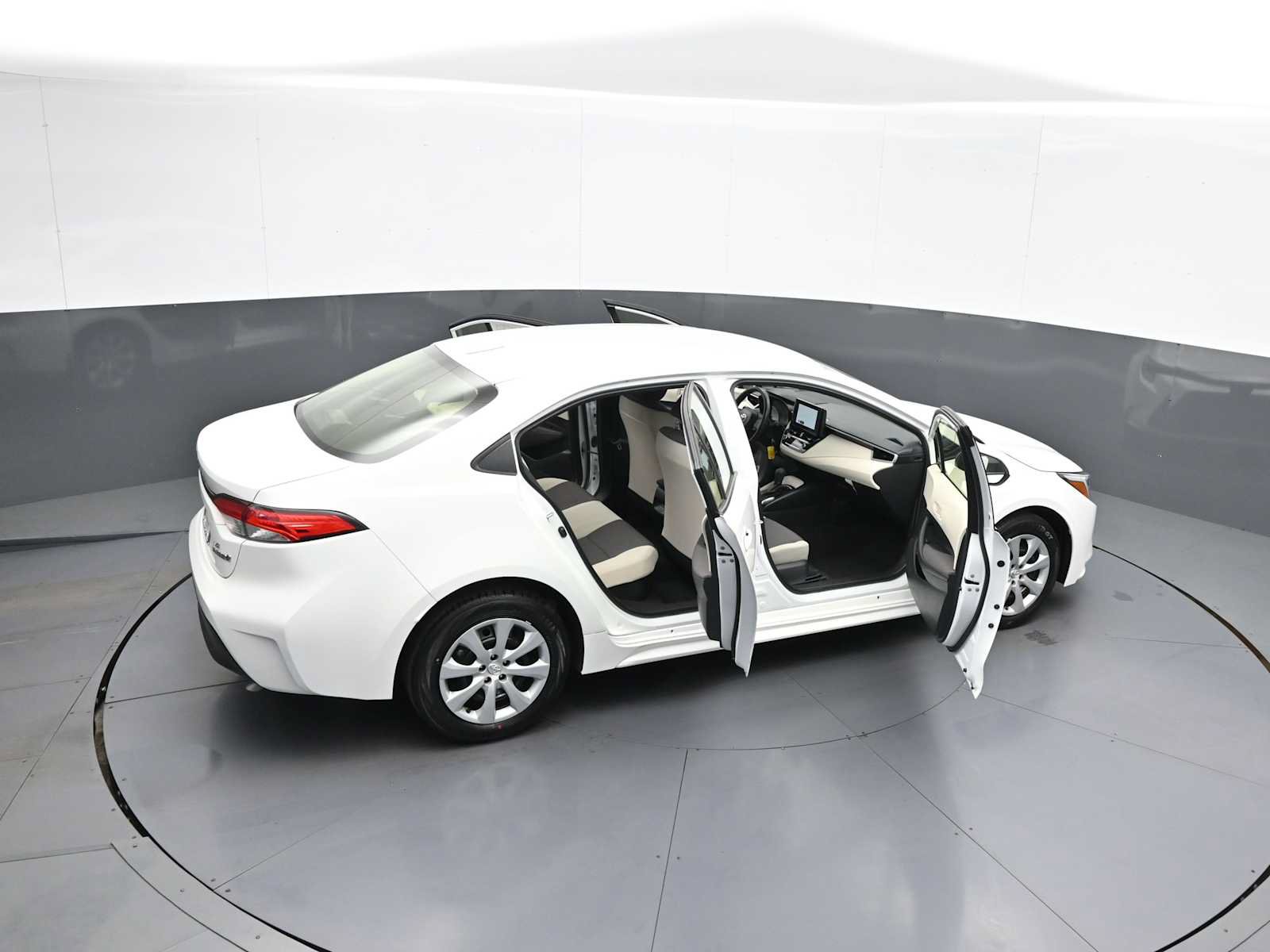 Used 2023 Toyota Corolla LE FWD image 43