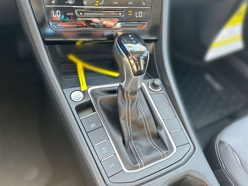 New 2026 Volkswagen Jetta SE FWD image 19