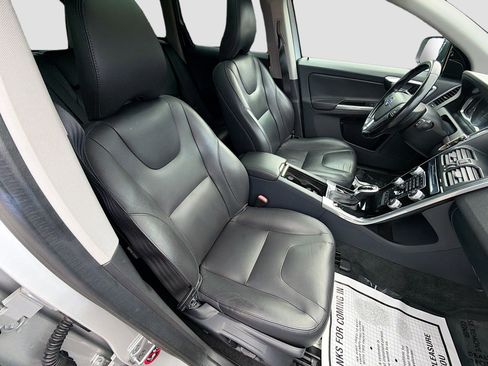 Used 2016 Volvo XC60 T5 Premier FWD image 14