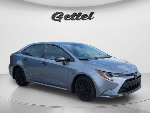 Certified 2025 Toyota Corolla LE FWD image 3