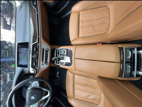 Used 2022 BMW 740i xDrive w/ Premium Package AWD/4WD image 39