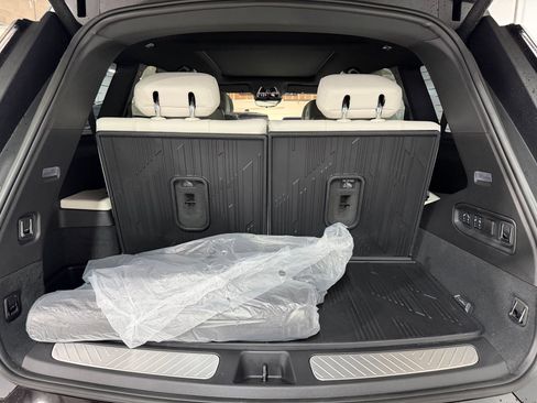New 2026 Cadillac Vistiq Luxury w/ LPO, Floor Liner Package AWD/4WD image 44