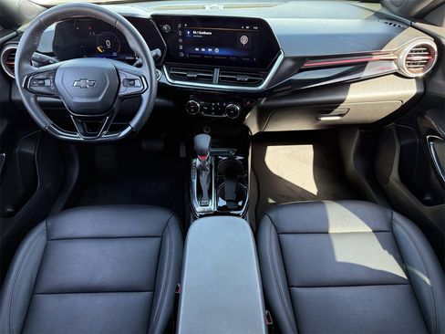 Certified 2025 Chevrolet Trax RS w/ Sunroof Package image 10