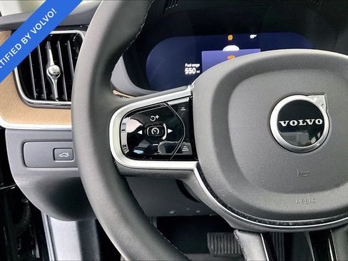 Used 2026 Volvo XC60 B5 Plus AWD/4WD image 23