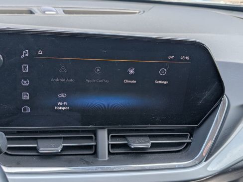 Used 2025 Chevrolet Trax LT w/ Driver Confidence Package image 8