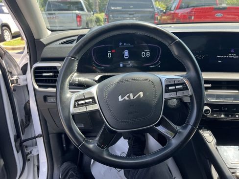 Used 2023 Kia Telluride S FWD image 18