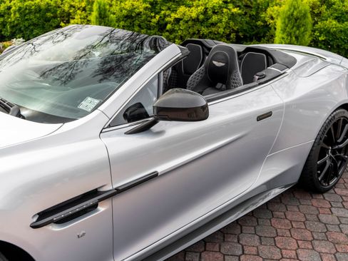 Used 2016 Aston Martin Vanquish Volante RWD image 43
