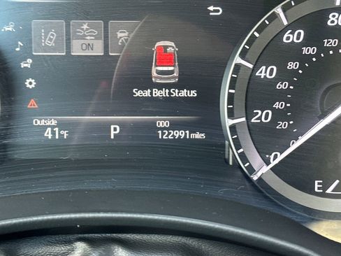 Used 2021 Toyota Highlander XLE image 22