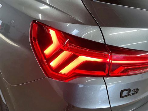 Used 2025 Audi Q3 2.0T Premium Plus w/ Premium Plus Package image 32