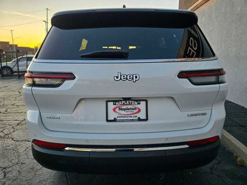 Used 2024 Jeep Grand Cherokee L Limited image 11