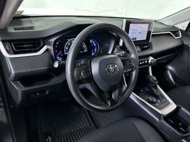 Used 2024 Toyota RAV4 LE AWD/4WD image 10