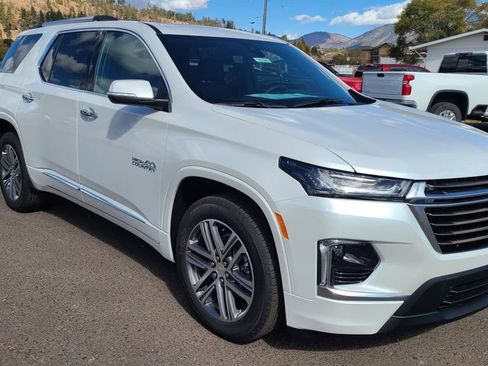 Certified 2023 Chevrolet Traverse High Country image 1
