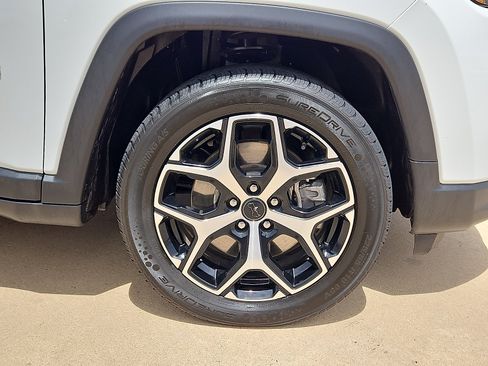 Used 2025 Jeep Compass Limited AWD/4WD image 5