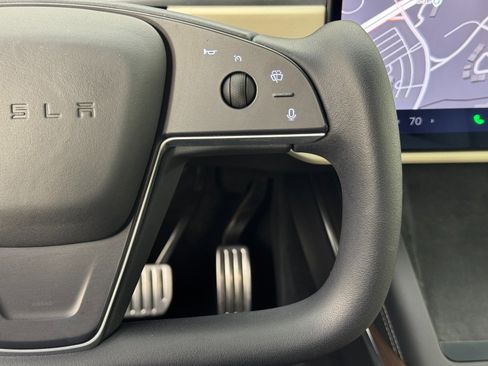 Used 2023 Tesla Model X Standard Range image 20