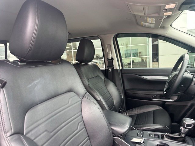 Used 2025 Ford Ranger Lariat w/ Black Appearance Package RWD image 9