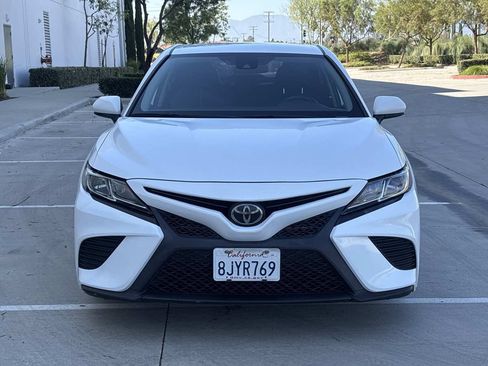 Used 2019 Toyota Camry SE w/ Carpet Mat Package FWD image 8