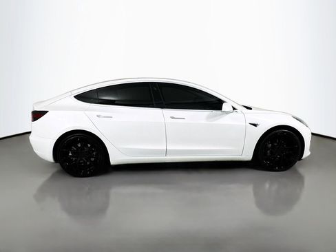 Used 2020 Tesla Model 3 Standard Range Plus RWD image 9