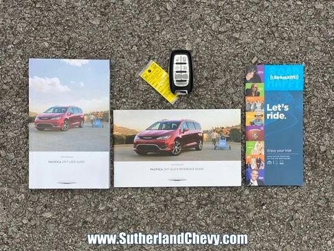 Used 2017 Chrysler Pacifica Limited FWD image 60