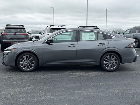New 2026 Nissan Sentra SL w/ Floor Mat Package FWD image 6