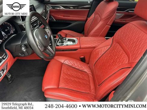 Used 2022 BMW 750i xDrive w/ Executive Package image 23