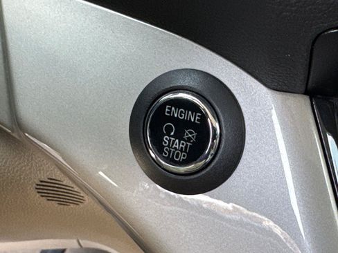Used 2013 Ford C-MAX SEL FWD image 31