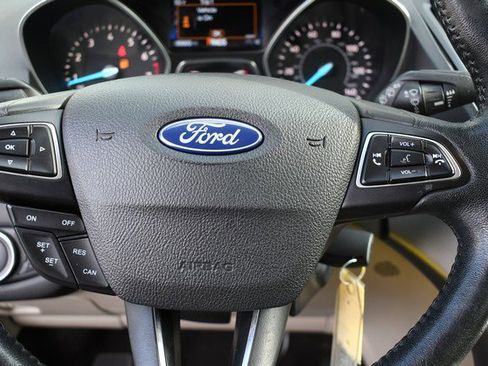 Used 2018 Ford Escape SEL image 29