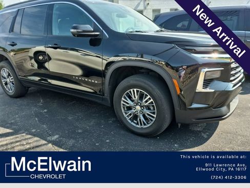 Used 2024 Chevrolet Traverse LT AWD/4WD image 1